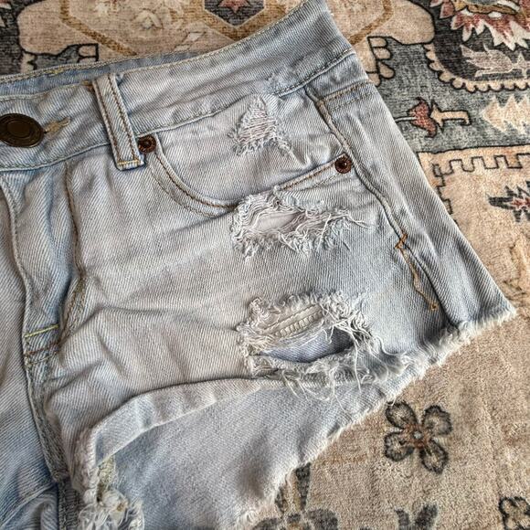 Vintage American Eagle y2k Jean Shorts Light Wash distressed Booty Shorts Size 4 - Picture 9 of 9